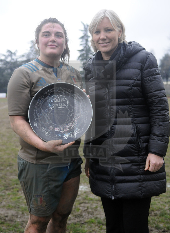 RBS Sei Nazioni Donne 2016, Round 3, Bologna, Stadio Pier Paolo Bonori 28/02/2016, Italia Donne v Scozia Donne, Melissa Bettoni, Woman of the match, premiata da Josefa Idem.