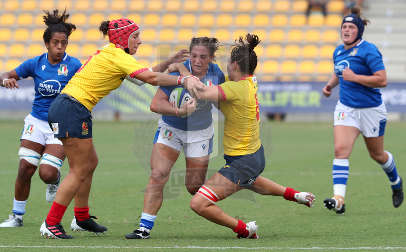 Rugby World Cup 2021 Women, Qualifier, Parma, stadio Lanfranchi 25/09/2021, Italia Donne v Spagna Donne, placcaggio alto di Lourdes Garcia-Moreno e Monica Castelo Mejuto su Lucia Gai . Foto Daniele Resini/Fotosportit
