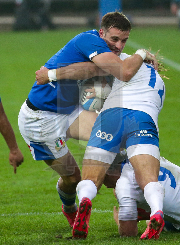 Autumn Nations Series 2021, Parma, Stadio Lanfranchi, 20-11-2021, Italia vs Uruguay. Edoardo Padovani placcato da Tomas Inciarte (a terra) e Nicolas Freitas. Foto: Roberto Bregani/Fotosportit