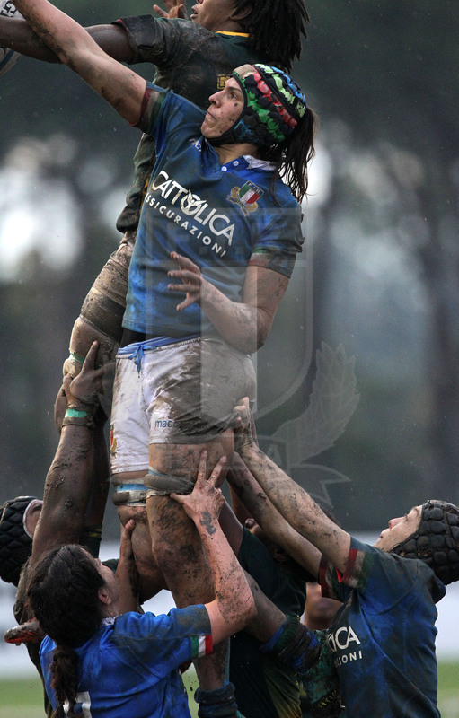 Cattolica Test Match Donne, Prato, stadio Chersoni 25/11/2018, Italia Donne v Sudafrica Donne, Giordana Duca contesta in touche. Foto Daniele Resini/Fotosportit