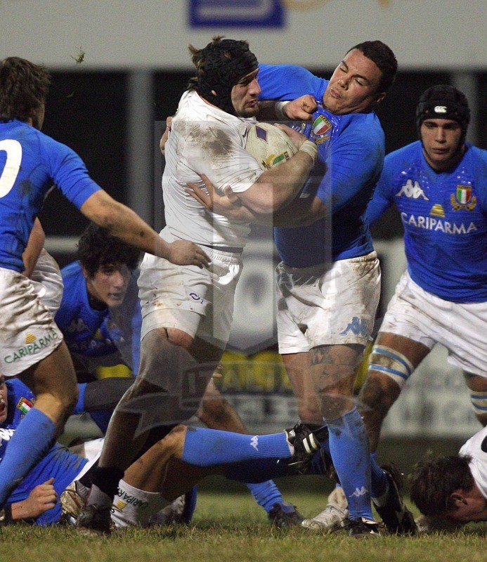 Sei Nazioni U20, San Donà di Piave 2010/02/12, Italia U20 v Inghilterra U20, Jacob Rowan affrontato da Andrea Manici