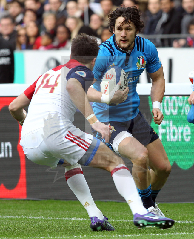Rbs Sei Nazioni 2016, round 1, Parigi, Stade de France 06/02/2016, Francia v Italia, Michele Campagnaro fronteggiato da Bonneval. Foto Daniele Resini/Fotosportit