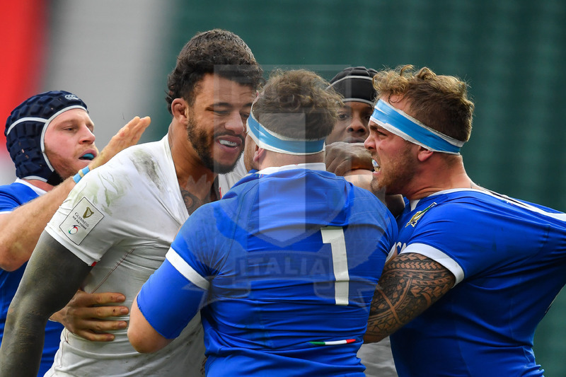Guinness Sei Nazioni 2021, Round 2, Londra, Twickenham 13/02/2021, Inghilterra v Italia, confronto duro fra Courtney Lawes e Andrea Lovotti con Niccolò Cannone. Foto Graig Thomas/Fotosportit