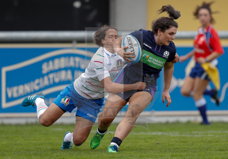 Test Match Donne Novembre 2018, Calvisano (BS), Pata Stadium, 4-11-2018, Italia Femminile v Scozia Femminile. Emanuela furlan placca Abi Evans. Foto: Roberto Bregani/Fotosportit