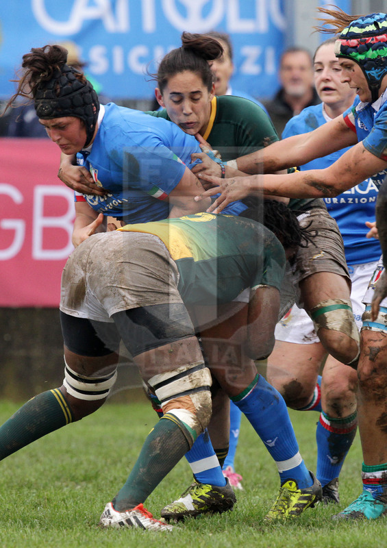 Cattolica Test Match Donne, Prato, stadio Chersoni 25/11/2018, Italia Donne v Sudafrica Donne, percussione di Melissa Bettoni. Foto Daniele Resini/Fotosportit