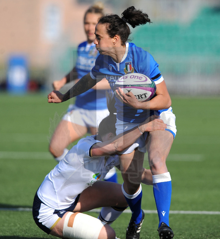 Guinness Sei Nazioni Donne 2021, Glasgow, Scoststoun Stadium 17/04/2021, Scozia Donne v Italia Donne, Manuela Furlan placcata da Sarah Law. Foto David Gibson/Fotosportit