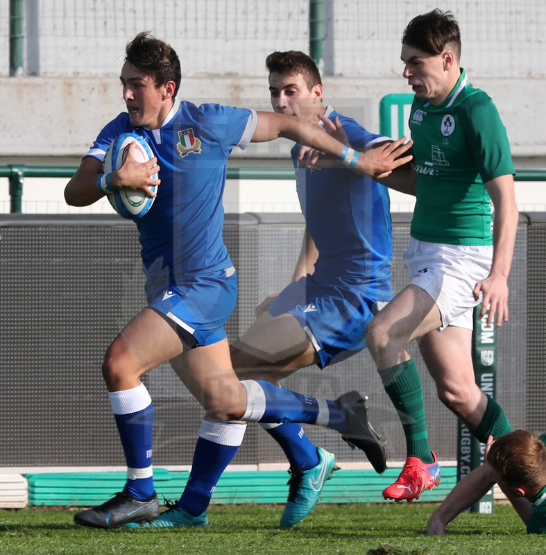 Test match U18, Trviso, stadio di Monigo, Italia U18 v Irlanda U18, un break di Tommaso Simoni. Foto Daniele Resini/Fotosportit