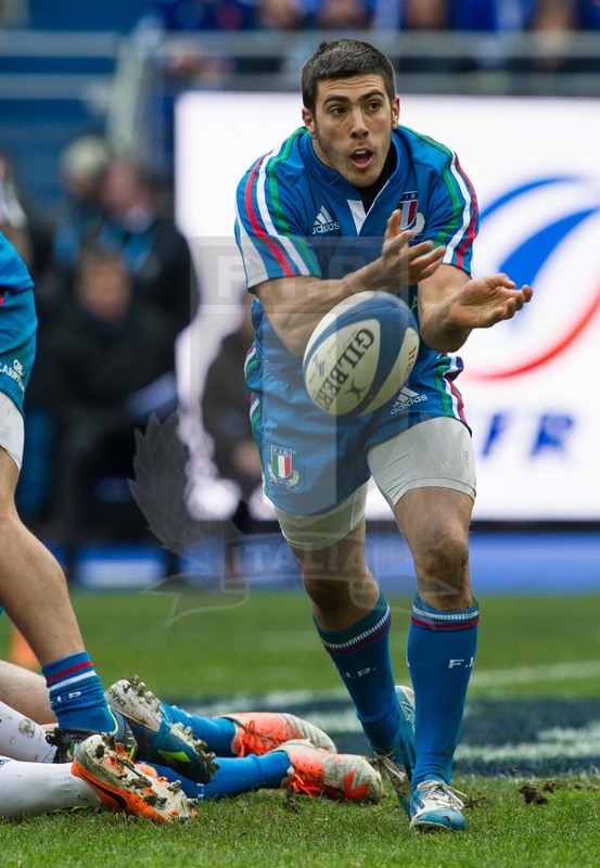 Torneo Sei Nazioni,Parigi,Stade de France,9-02-2014,Francia-Italia. Edoardo Gori apre un pallone per i compagni. Foto Elena Barbini