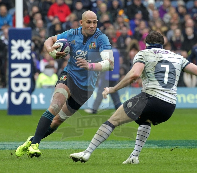 RBS Sei Nazioni 2017, Edimburgo, Murrayfield stadium 18/03/2017, Scozia v Italia, Sergio Parisse attacca la linea. Foto Daniele Resini/Fotosportit