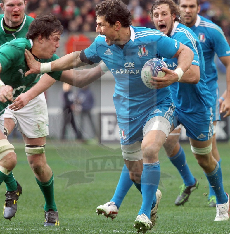 Sei Nazioni 2013, Roma, stadio Olimpico 16/03/2013, Italia v Irlanda, Alesandro Zanni respinge un attacco di McCarthy.