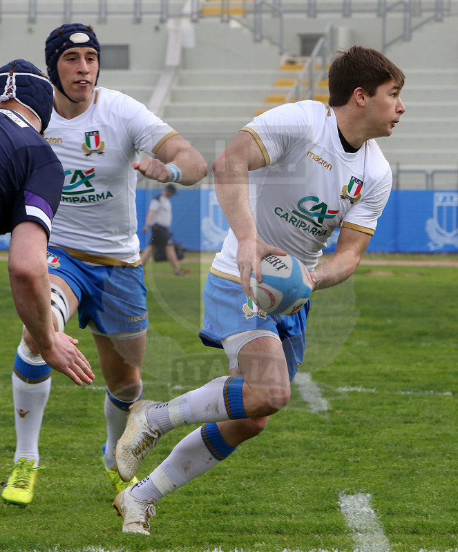 Natwest Sei Nazioni U20 2018, round 5, Bari, stadio della Vittoria 16/03/2018, Italia U20 v Scozia U20, Antonio Rizzi muove palla. Foto Daniele Resini/Fotosportit