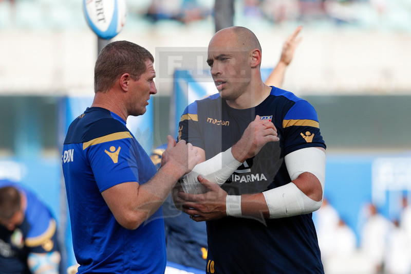 Credit Agricole Cariparma Test Match 2017, Catania, Stadio Massimino, 11-11-2017, Italia v Fiji. Sergio Parisse con Marius Goosen durante il warm-up. Foto: Roberto Bregani / Fotosportit