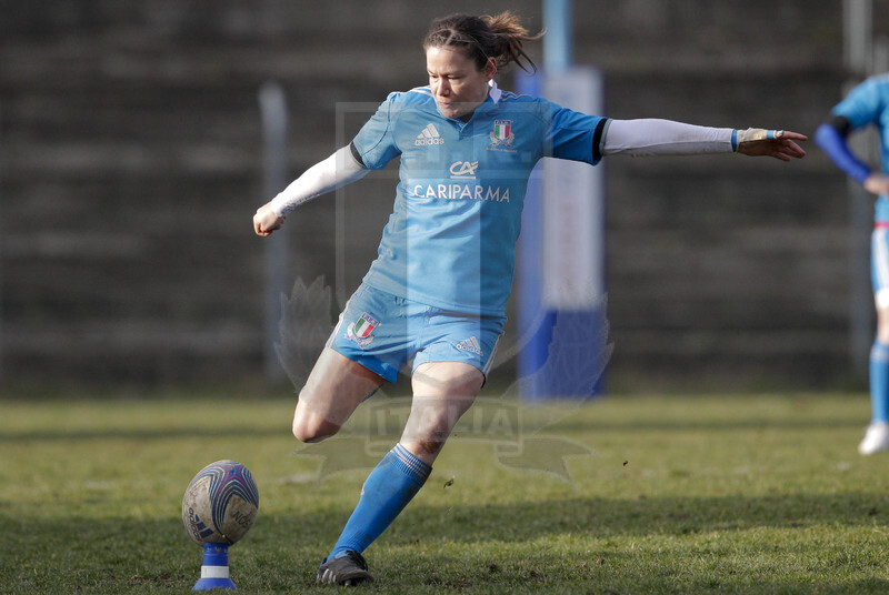 RBS 6 Nazioni Femminile 2013, Benevento, Campo Pace Vecchia, 24-02-2013, Italia v Galles. Veronica Schiavon al calcio piazzato