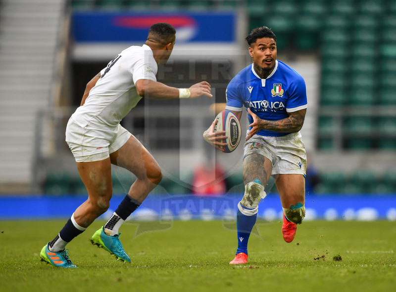 Guinness Sei Nazioni 2021, Round 2, Londra, Twickenham 13/02/2021, Inghilterra v Italia, Monty Ioane fronteggiato da Watson. Foto Graig Thomas/Fotosportit