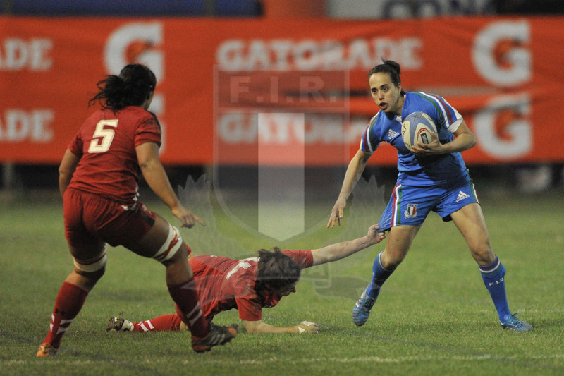 Rbs Sei Nazioni Donne 2015, Padova, stadio Plebiscito, 21-03-2015, Italia Donne v Galles Donne, Elen Evans non ferma Manuela Furlan.