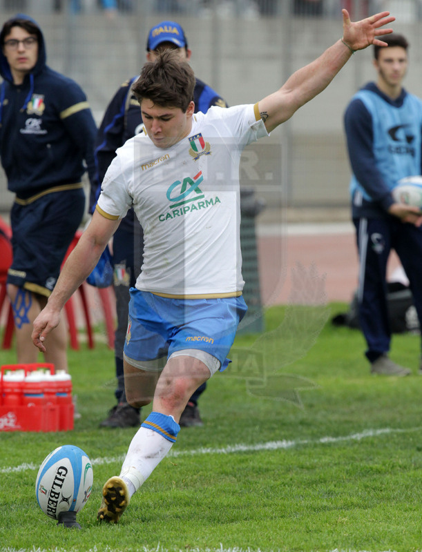 Natwest Sei Nazioni U20 2018, round 5, Bari, stadio della Vittoria 16/03/2018, Italia U20 v Scozia U20, Antonio Rizzi al calcio piazzato. Foto Daniele Resini/Fotosportit