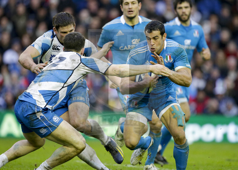 RBS 6 Nazioni 2013, Edimburgo, Murrayfield Stadium, 9-02-2013, Scozia v Italia. Canale cerca un varco nella difesa scozzese