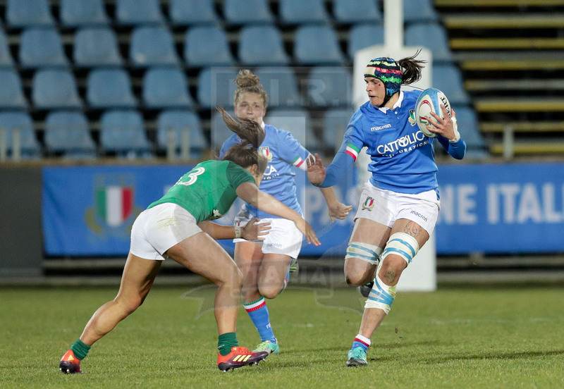 Guinness Sei Nazioni 2019 Donne, Round 3, Parma, Stadio Lanfranchi, 23/02/2019, Italia Donne v Irlanda Donne. Giordana Duca e Veronica Madia attaccano Sene Naoupu. Foto Roberto Bregani/Fotosportit