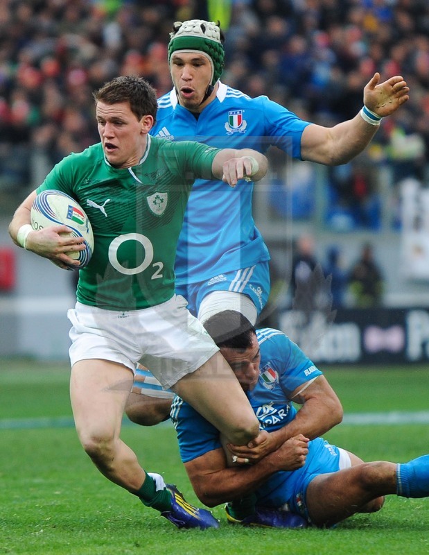Sei Nazioni 2013, Roma, stadio Olimpico 16/03/2013, Italia v Irlanda, Gilroy placcato da Canale. Accorre Minto.