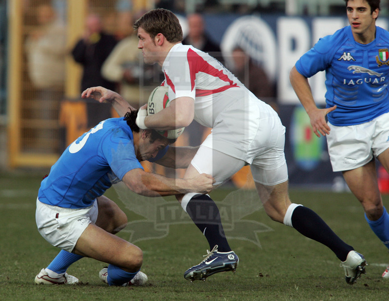 Rbs Sei Nazioni 2006, Roma, stadio Flaminio 11/02/2006, Italia v Inghilterra, Mark Cueto impatta su Gonzalo Canale. Foto Daniele Resini/Fotosportit