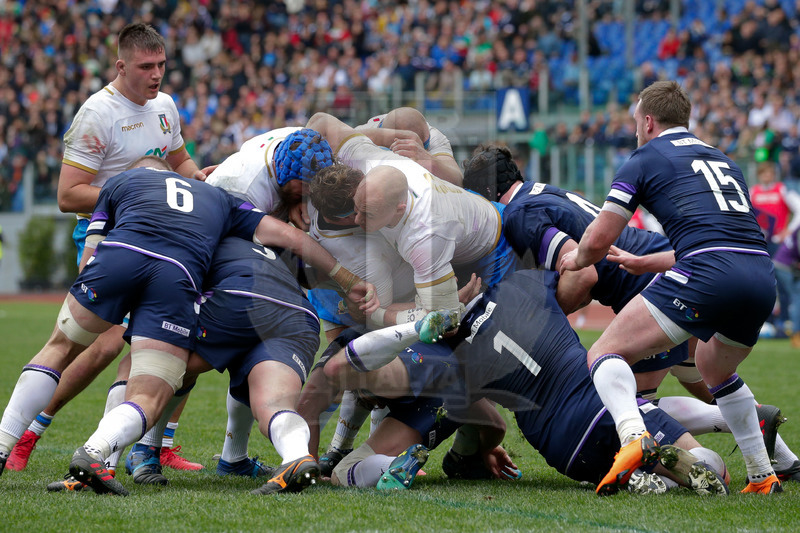 Natwest Sei Nazioni 2018, Roma, Stadio Olimpico, 17/03/2018, Italia v Scozia. Lotta in maul. Foto: Roberto Bregani/Fotosportit