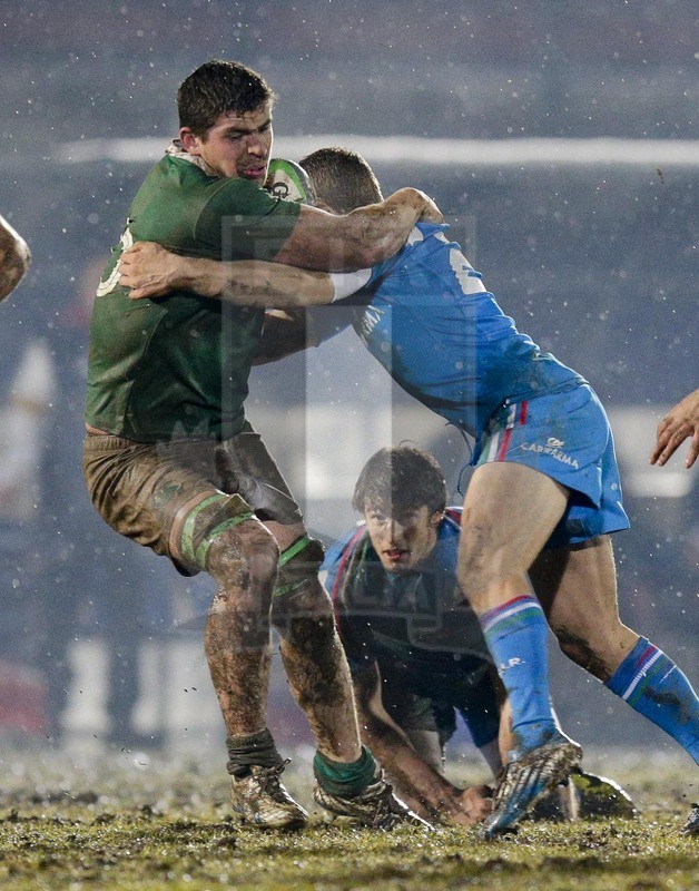 RBS 6 Nazioni U20 2015, Biella, Stadio Pozzo Lamarmora, 6-02-2015, Nick Timoney fermato da Matteo Minozzi. Foto: Roberto Bregani/Fotosportit.