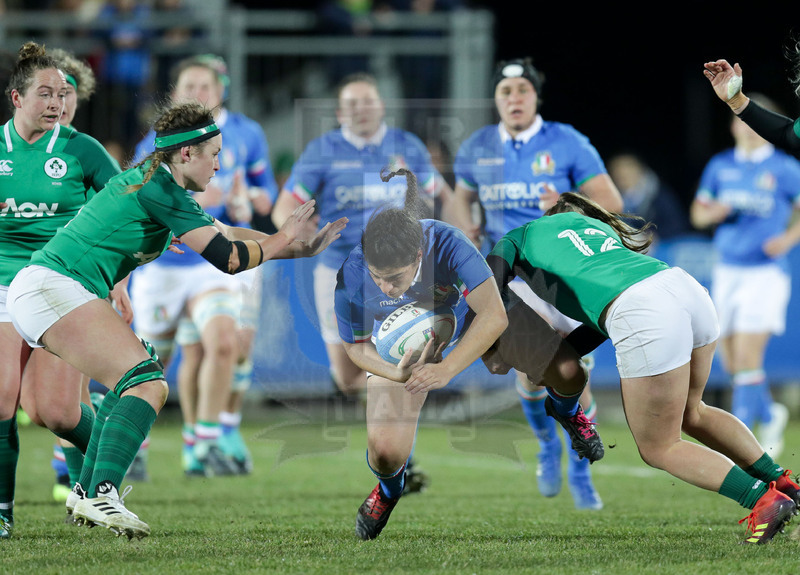 Guinness Sei Nazioni 2019 Donne, Round 3, Parma, Stadio Lanfranchi, 23/02/2019, Italia Donne v Irlanda Donne. Gaia Giacomoli placcata da Michelle Claffey. Foto Roberto Bregani/Fotosportit