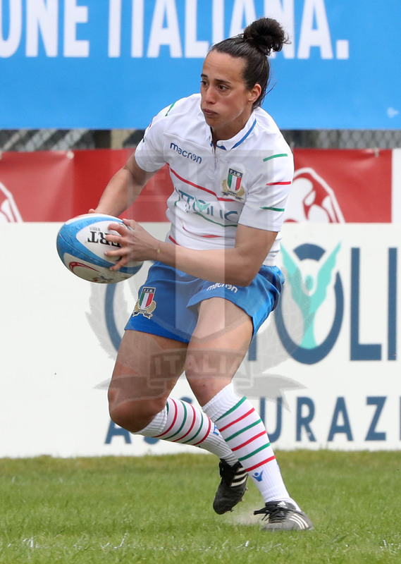 Guinness Sei Nazioni 2019 Donne, Padova, stadio Plebiscito 17/03/2017, Italia Donne v Francia Donne, una finta di Manuela Furlan. Foto Daniele Resini/Fotosportit