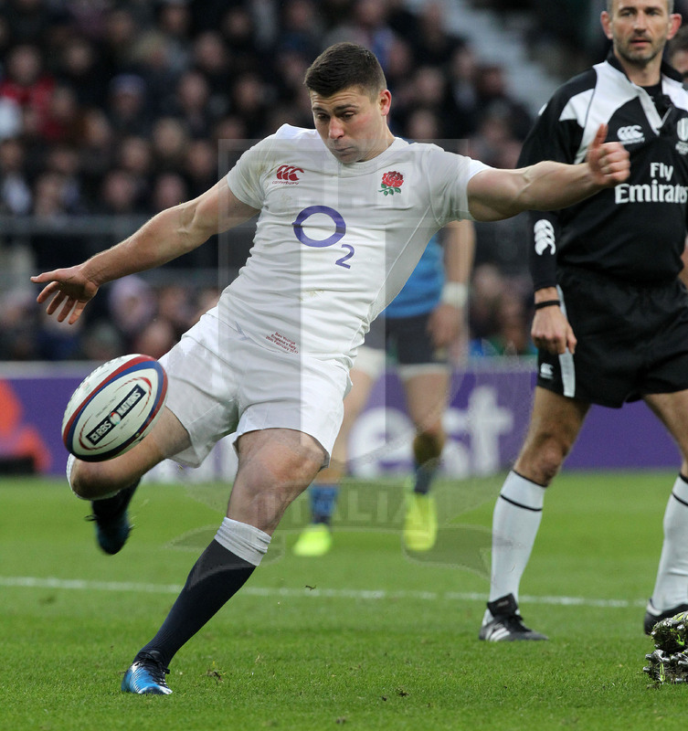 RBS Sei Nazioni 2017, Londra, Twickenham 26/02/2017, Inghilterra v Italia, calcio tattico di Ben Youngs. Foto daniele Resini/Fotosportit