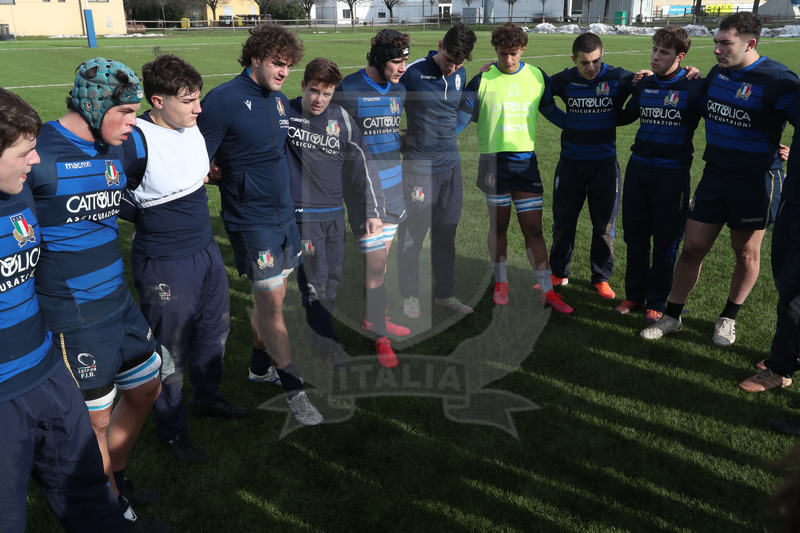 Sei Nazioni 2021, Parma, Cittadella del Rugby 12/01/2021, raduno della Nazionale U20, sessione di allenamento, il cerchio degli Azzurri U20.