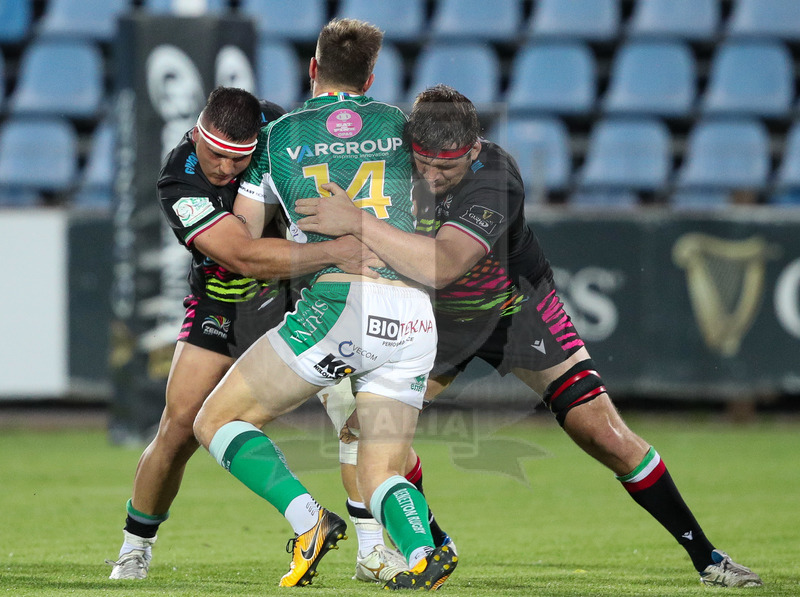 Guinness PRO14 Rainbow Cup 2020-2021, Parma, Stadio Lanfranchi, 7//05/2020, Zebre vs Benetton. Un placcaggio combinato di Danilo Fischetti e David Sisi su Edoardo Padovani. Foto: Roberto Bregani/Fotosportit