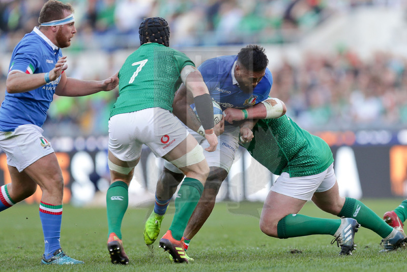 Guinness Sei Nazioni 2019, Round 3, Roma, Stadio Olimpico, 24/02/2019, Italia v Irlanda. Una carica di Jimmy Tuivaiti. Foto Roberto Bregani/Fotosportit