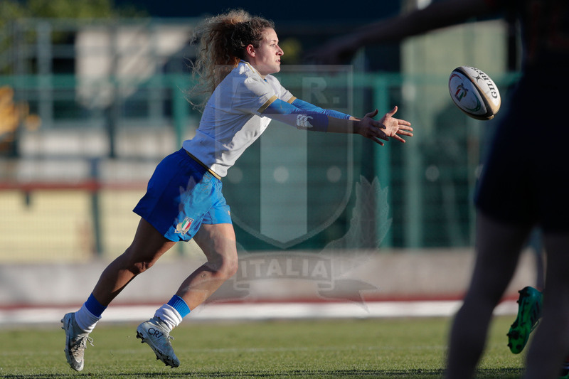 Test Match Rugby Femminile 2017, Biella, Stadio Vittorio Pozzo, 19-11-2017, Italia Donne v Francia Donne. Jessica Busato apre palla. Foto: Roberto Bregani