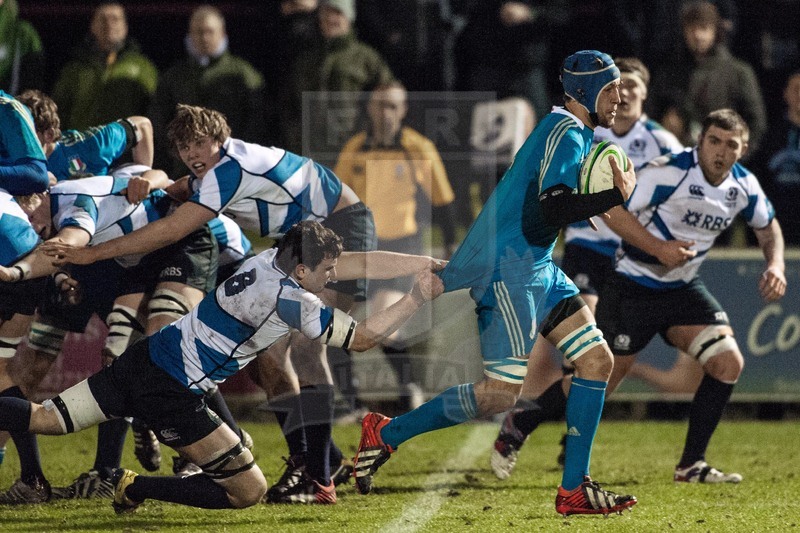 RBS 6 Nazioni 2013 Under 20, Galashiels, Netherdale 8-02-2013, Scozia U20 v Italia U20, Adam Ashe cerca di fermare Andrea Trotta.