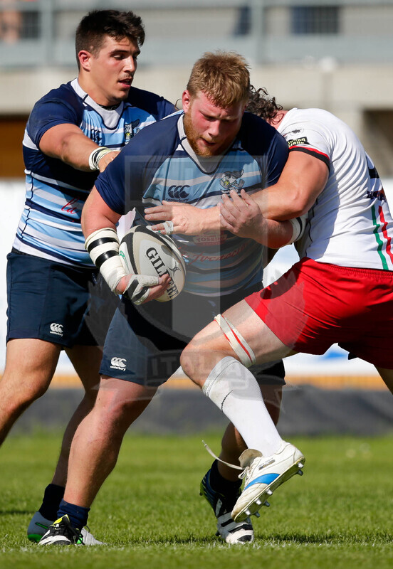 Rugby, Serie A 2015-2016, Finale, Viadana (MN), Stadio Zaffanella, 22-05-2016, Conad Reggio v Tossini Pro Recco. Carlo Corbetta placcato da Roberto Mandelli. Foto: Roberto Bregani / Fotosportit