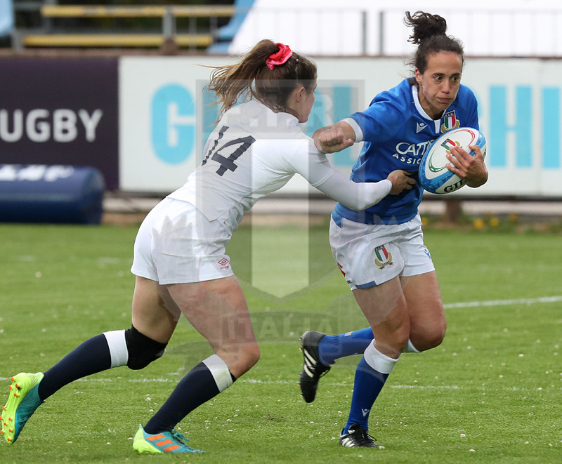 Sei Nazioni Donne 2021, Parma, stadio Lanfranchi 10/04/2021, Italia v Inghilterra, Manuela Furlan si difende da Jess Breach. foto Daniele Resini/Fotosportit