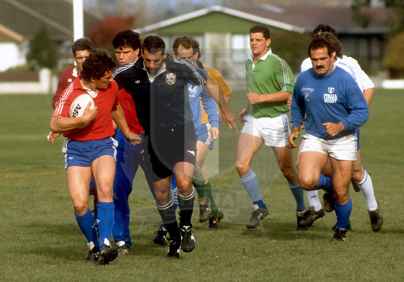 Rugby World Cup 1987, Pool 3, Auckland 25/05/1987, allenamento della Nazionale italiana, Lello Dolfato con Beppe Artuso. Foto Daniele Resini/Fotosportit