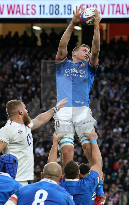 Guinness Sei Nazioni 2019, Round 4, Londra, Twickenham 09/03/2019, Inghilterra v Italia, Federico Ruzza conquista touche a due mani. Foto Daniele Resini/Fotosportit