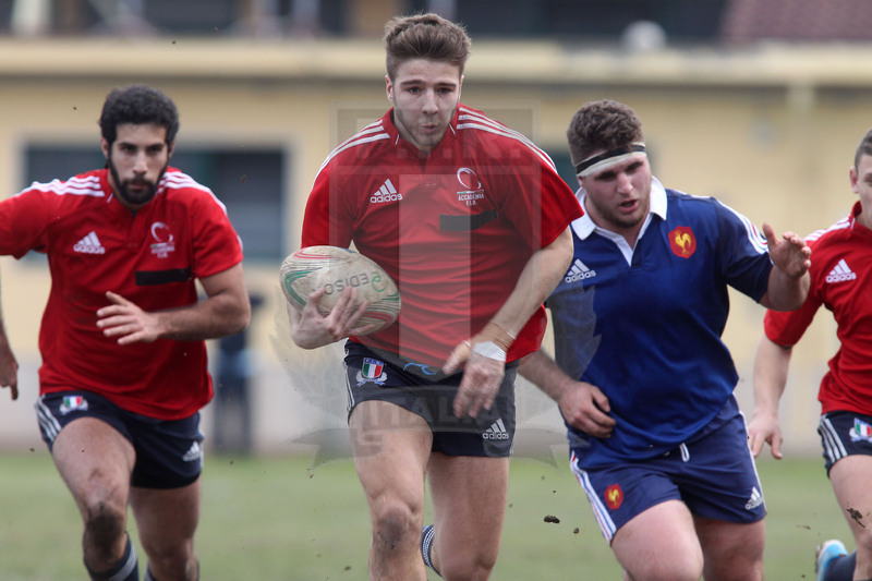 Benevento, 10 gennaio 2014, Nazionale italiana Under 20 v Accademia di Marcoussis, Luca Sperandio lanciato in meta.