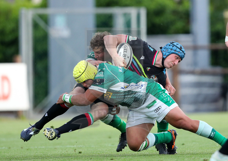 Guinness PRO14 Rainbow Cup 2020-2021, Parma, Stadio Lanfranchi, 7//05/2020, Zebre vs Benetton. Ian Nagle placcato da Thomas Gallo e Michele Lamaro. Foto: Roberto Bregani/Fotosportit