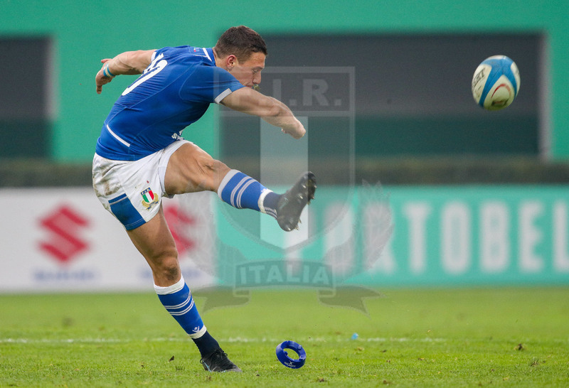Autumn Nations Series 2021, Treviso, Stadio di Monigo, 13-11-2021, Italia vs Argentina. Paolo Garbisi alla trasformazione. Foto: Roberto Bregani/Fotosportit