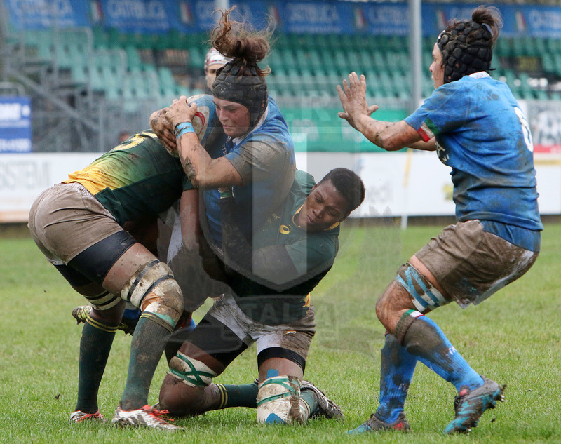 Cattolica Test Match Donne, Prato, stadio Chersoni 25/11/2018, Italia Donne v Sudafrica Donne, Melissa Bettoni difende il possesso. Foto Daniele Resini/Fotosportit