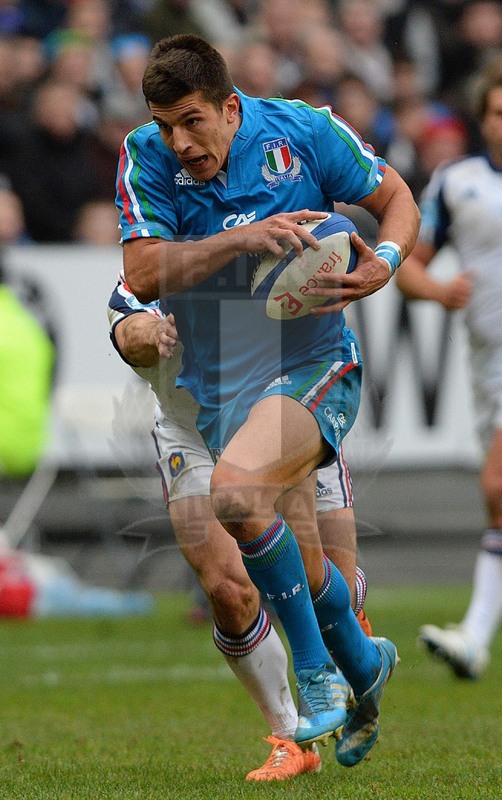 RBS 6 Nazioni, round 2, 09-02/2014, Parigi Stade De France, Francia v Italia, Tommaso Allan trova un buco nella difesa. Max Pratelli/Fotosportit