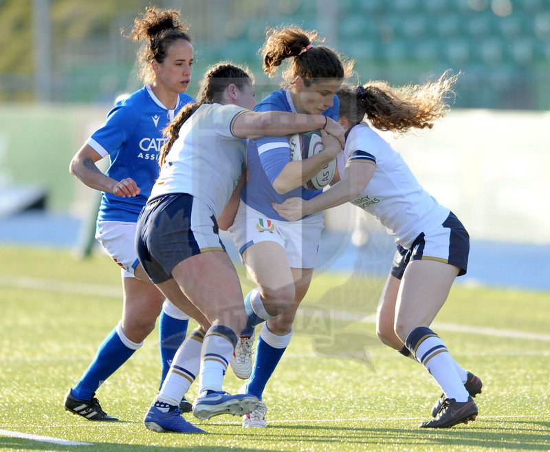 Guinness Sei Nazioni Donne 2021, Glasgow, Scoststoun Stadium 17/04/2021, Scozia Donne v Italia Donne, Aura Muzzo difende palla, con Manuela Furlan in sostegno. Foto David Gibson/Fotosportit