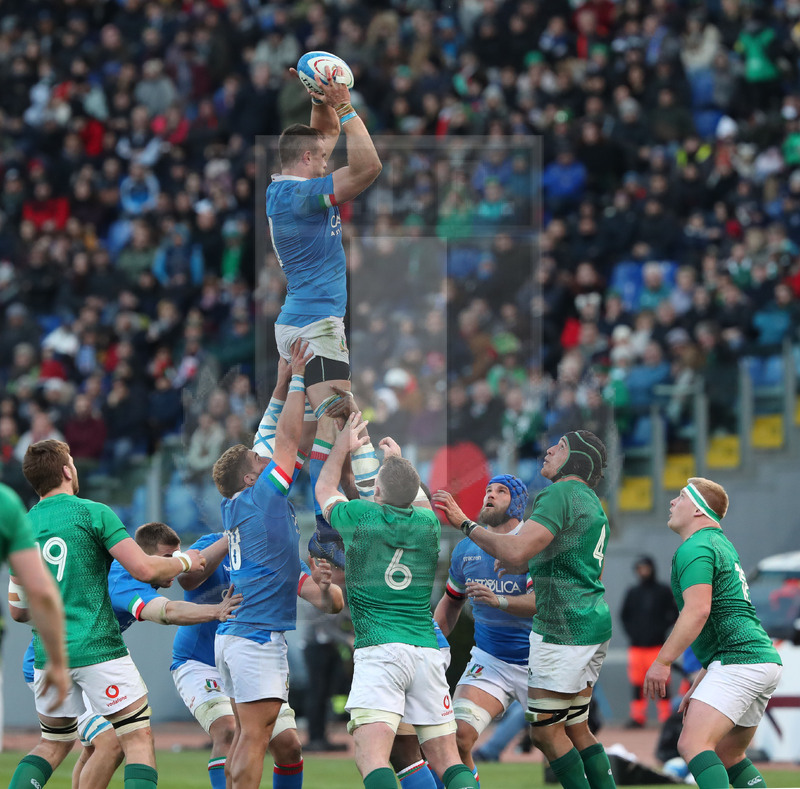 Guinness Sei Nazioni 2019, Round 3, Roma, stadio Olimpico 24/02/2019, Italia v Irlanda, presa a due mani in touche di Braam Steyn. Foto Daniele Resini/Fotosportit