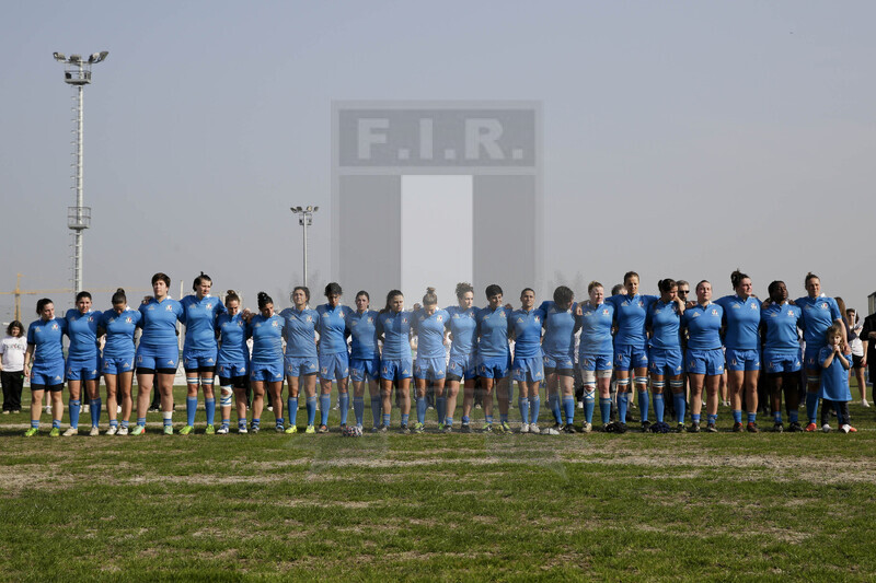 RBS 6 Nazioni Femminile 2014, Rovato (BS), Stadio Giulio e Silvio Pagani, 16-03-2014, Italia v Inghilterra. Le azzurre schierate per la cerimonia degli inni nazionali., Foto: Roberto Bregani