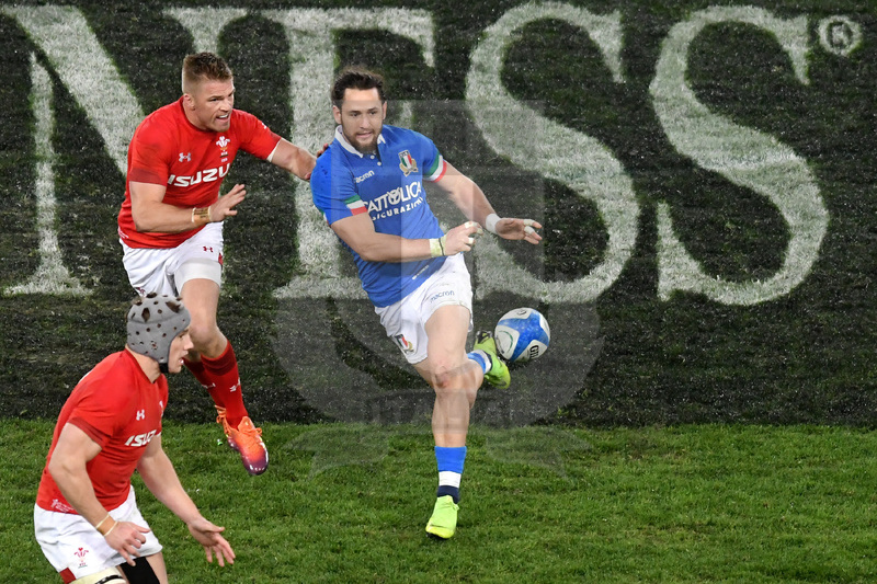 Guinness Sei Nazioni 2019, Round 2, Roma, Stadio Olimpico 09/02/2019, Italia v Galles, Michele Campagnaro muove palla. Foto Andrea Staccioli / Resini / Insidefoto
