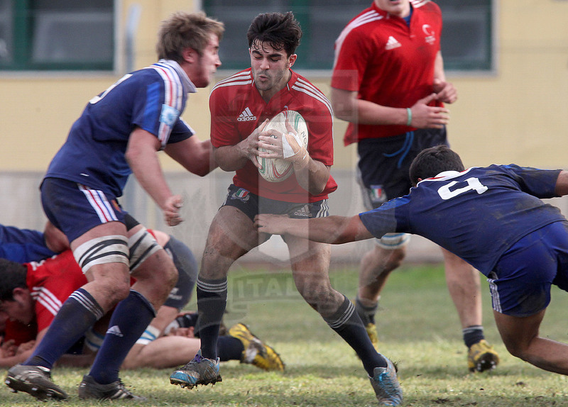 Benevento, 10 gennaio 2014, Nazionale italiana Under 20 v Accademia di Marcoussis, Luca Petrozzi nel traffico.