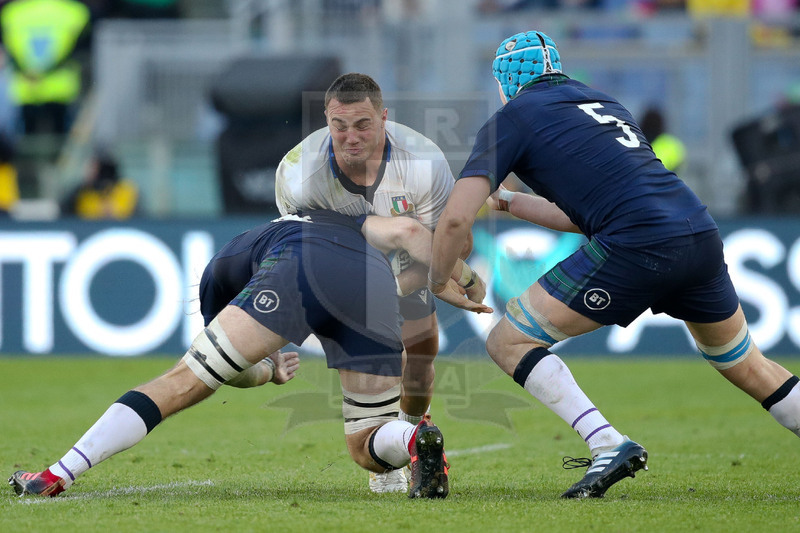 Guinness Sei Nazioni 2020, Round 3, Roma, Stadio Olimpico, 22/02/2020, Italia v Scozia. Giosuè Zilocchi attacca Ben Tuulis e Scott Cummings. Foto Roberto Bregani/Fotosportit