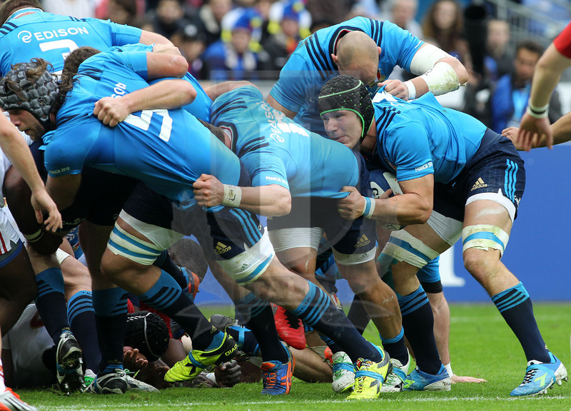 Rbs Sei Nazioni 2016, round 1, Parigi, Stade de France 06/02/2016, Francia v Italia, drive azzurro con Francesco Minto che conserva il possesso. Foto Daniele Resini/Fotosportit